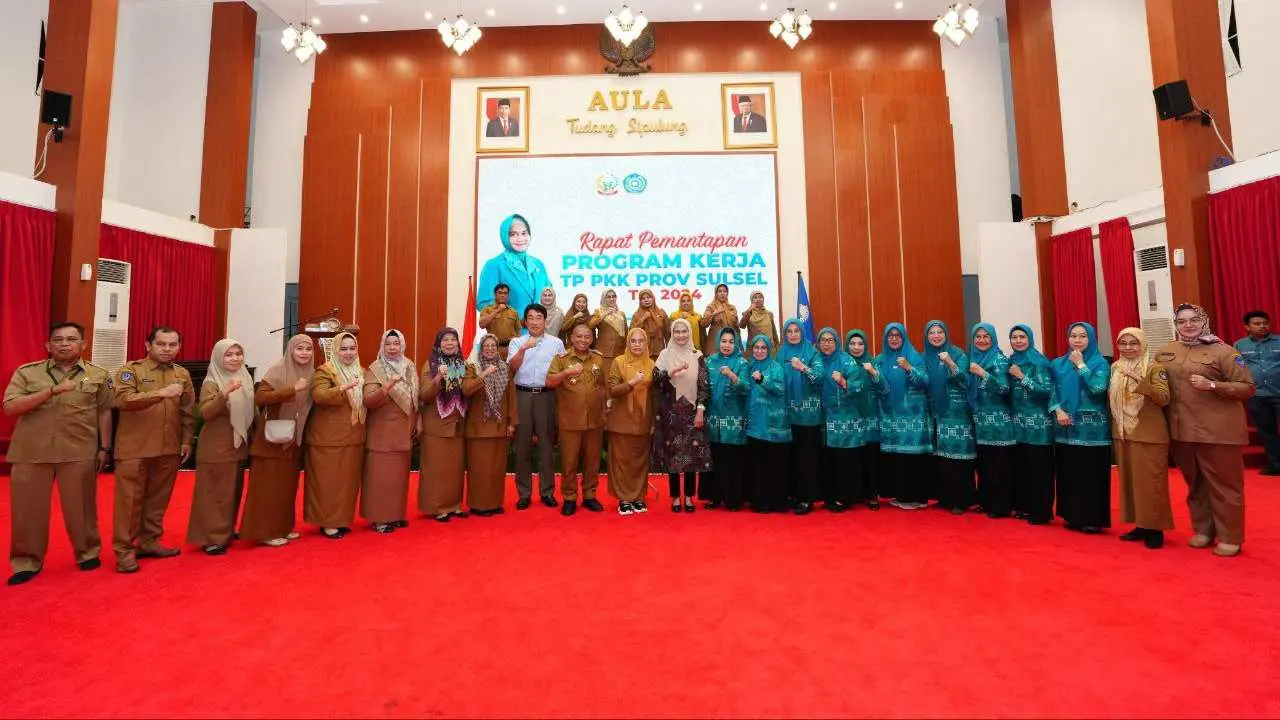 Pimpin Rapat Pemantapan TP PKK Sulsel, Ninuk Triyanti Zudan ingatkan 10 Program Pokok PKK 2 Pimpin Rapat Pemantapan TP PKK Sulsel, Ninuk Triyanti Zudan ingatkan 10 Program Pokok PKK