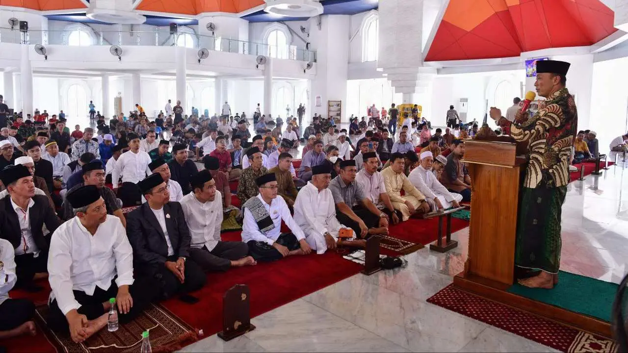 Silaturahmi Prof Zudan di Masjid 99 Kubah, Salat Jumat Perdana dan Ini Pesannya 3 Silaturahmi Prof Zudan di Masjid 99 Kubah, Salat Jumat Perdana dan Ini Pesannya