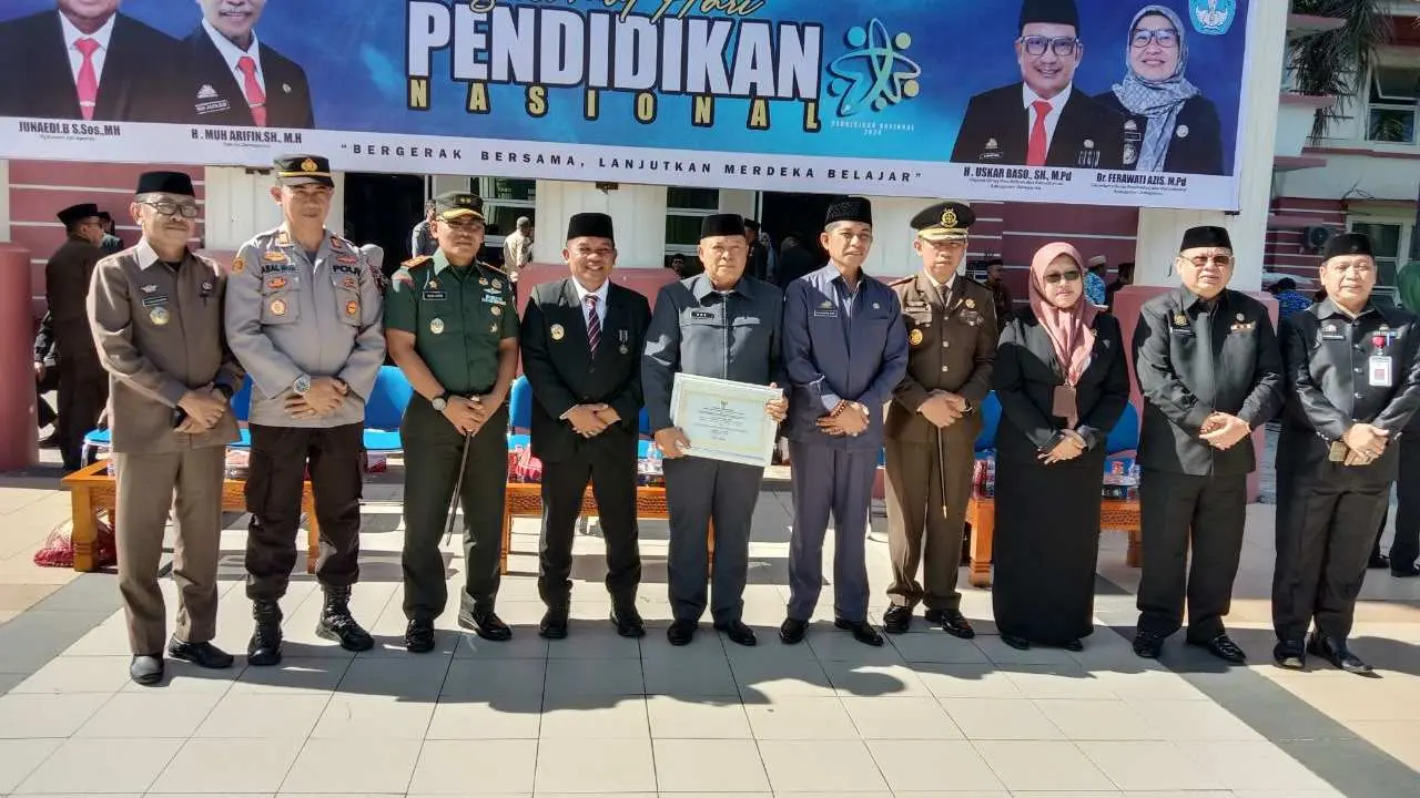 Pj Bupati Junaedi Jadi Irup Hardiknas: Saya Pikirkan Kemajuan Pendidikan di Jeneponto 2 Pj Bupati Junaedi Jadi Irup Hardiknas: Saya Pikirkan Kemajuan Pendidikan di Jeneponto