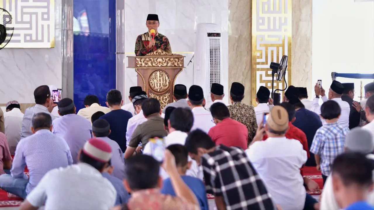 Silaturahmi Prof Zudan di Masjid 99 Kubah, Salat Jumat Perdana dan Ini Pesannya 2 Silaturahmi Prof Zudan di Masjid 99 Kubah, Salat Jumat Perdana dan Ini Pesannya