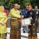 Peringatan Hardiknas Tingkat Provinsi Sulsel Bertabur Penghargaan