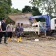 Tembus Titik Longsor Menuju Desa Kadundung, Pj Gubernur Bahtiar Pastikan Ketersediaan Bahan Pangan Warga Korban Bencana
