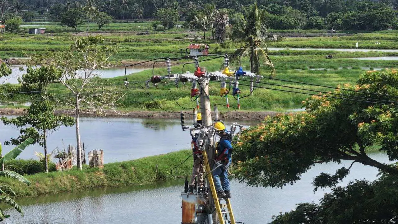 Wujudkan Listrik Berkeadilan, PLN Terangi Rumah 876 Keluarga di 33 Dusun di Sulsel 2 Wujudkan Listrik Berkeadilan, PLN Terangi Rumah 876 Keluarga di 33 Dusun di Sulsel