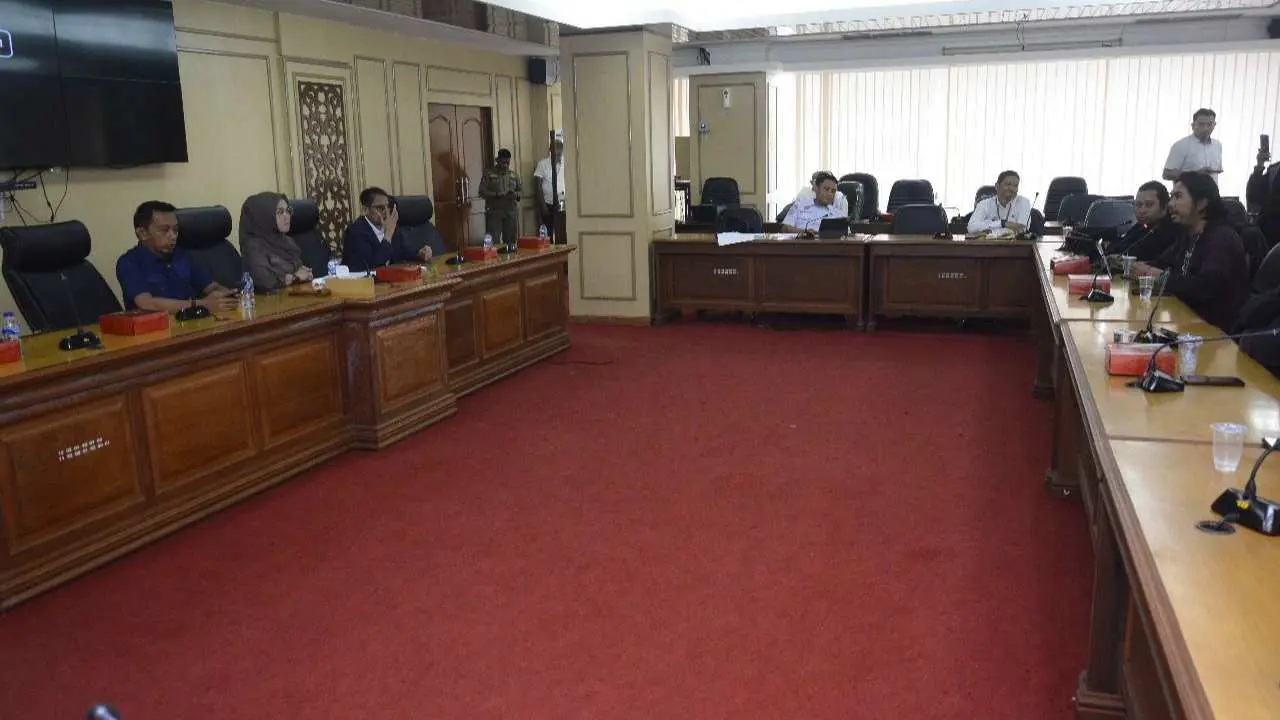 Koalisi Jurnalis Kecewa RDP Tak Dihadiri Komisi A DPRD Sulsel 2 Koalisi Jurnalis Kecewa RDP Tak Dihadiri Komisi A DPRD Sulsel