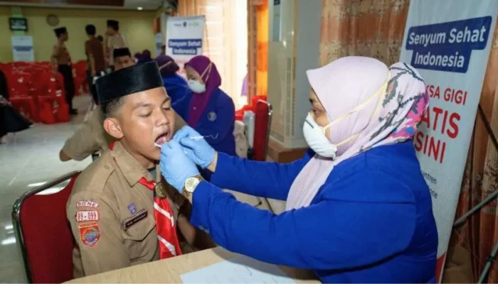 PDGI Bone dan Pepsodent Edukasi & Pemeriksaan Gigi Gratis di Ponpes Al Ikhlas Ujung Bone