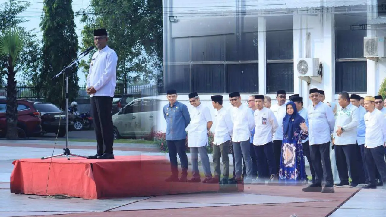 Pimpin Apel Gabungan, Pj Bupati Tingkatkan Kedisiplinan dan Kinerja Pegawai 2 Pimpin Apel Gabungan, Pj Bupati Tingkatkan Kedisiplinan dan Kinerja Pegawai