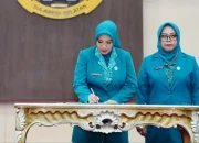 Pj Ketua TP PKK Sulsel Sofha Marwah Bahtiar Lantik Penjabat Ketua PKK-Dekranasda Pinrang