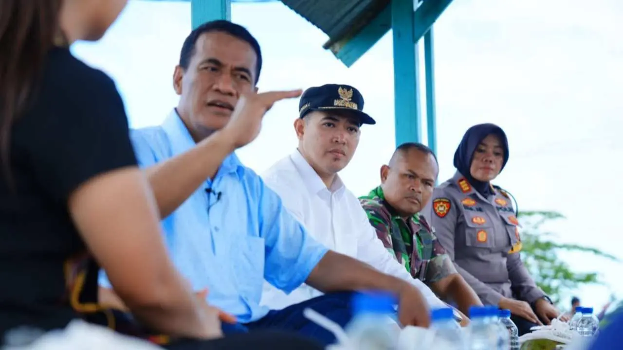 Bertemu Mentan Amran, Bupati MYL Sampaikan Pesan Petani Soal Pupuk 2 Bertemu Mentan Amran, Bupati MYL Sampaikan Pesan Petani Soal Pupuk
