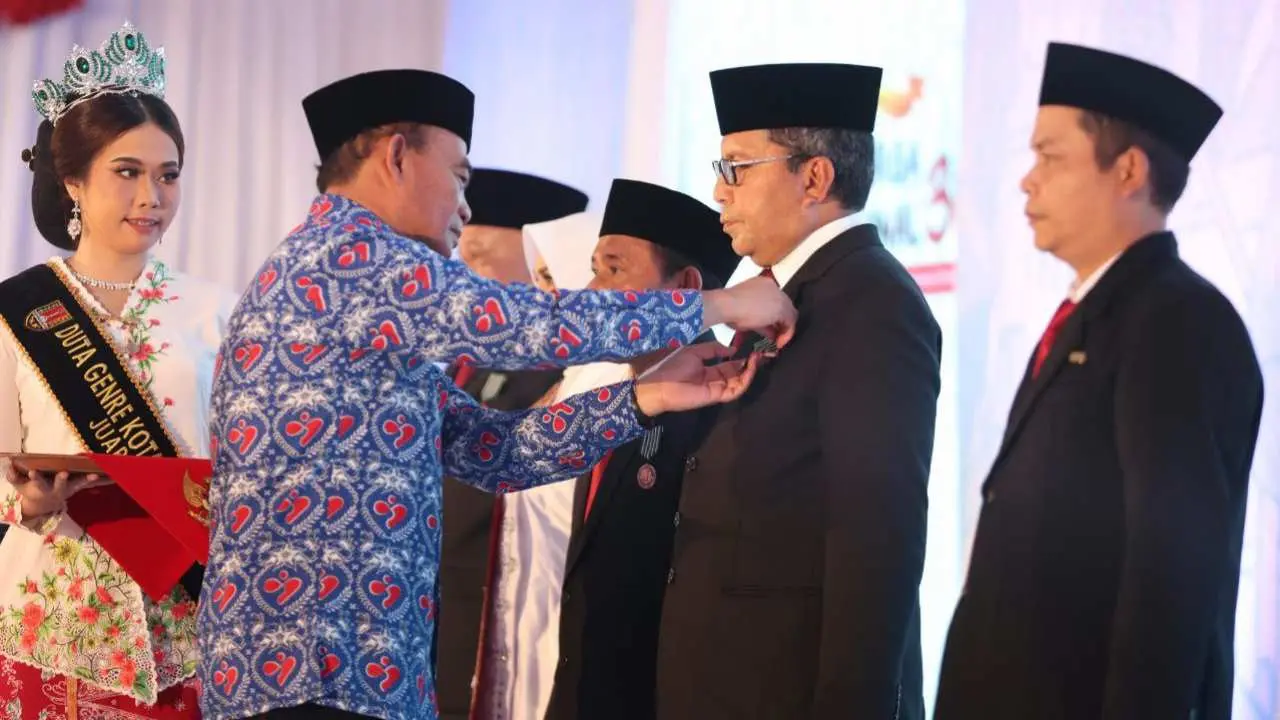 Danny Pomanto Satu-satunya Wali Kota Di Indonesia yang Dianugerahi Satyalencana Wira Karya 2024 Oleh Presiden RI