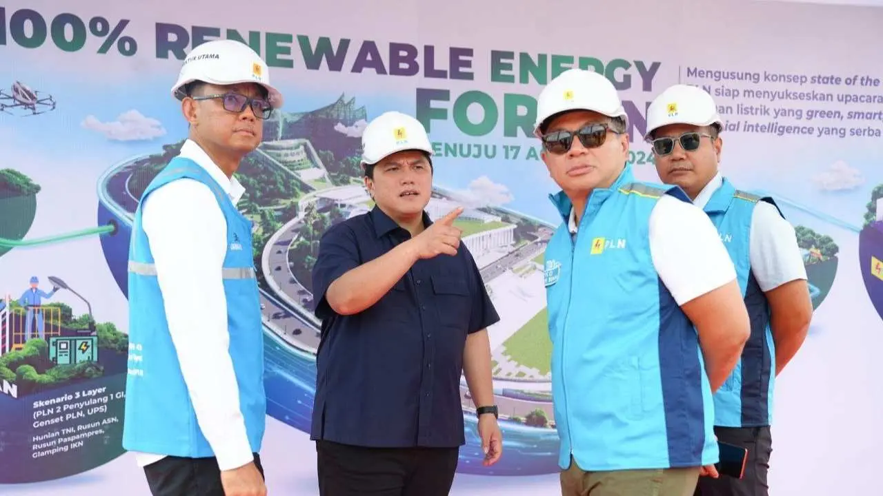 Tinjau PLTS PLN, Menteri BUMN Pastikan Peringatan HUT RI di IKN Gunakan Listrik Hijau