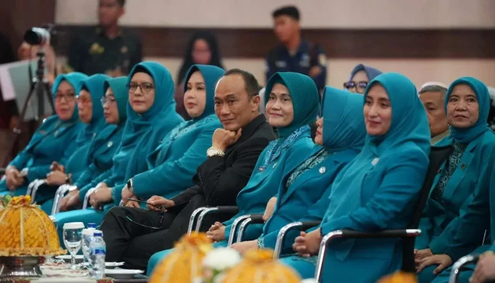 Kukuhkan Pj Ketua TP PKK Ninuk Triyanti, Pj Gub Prof Zudan Ajak Wujudkan Masyarakat yang Bahagia & Sejahtera