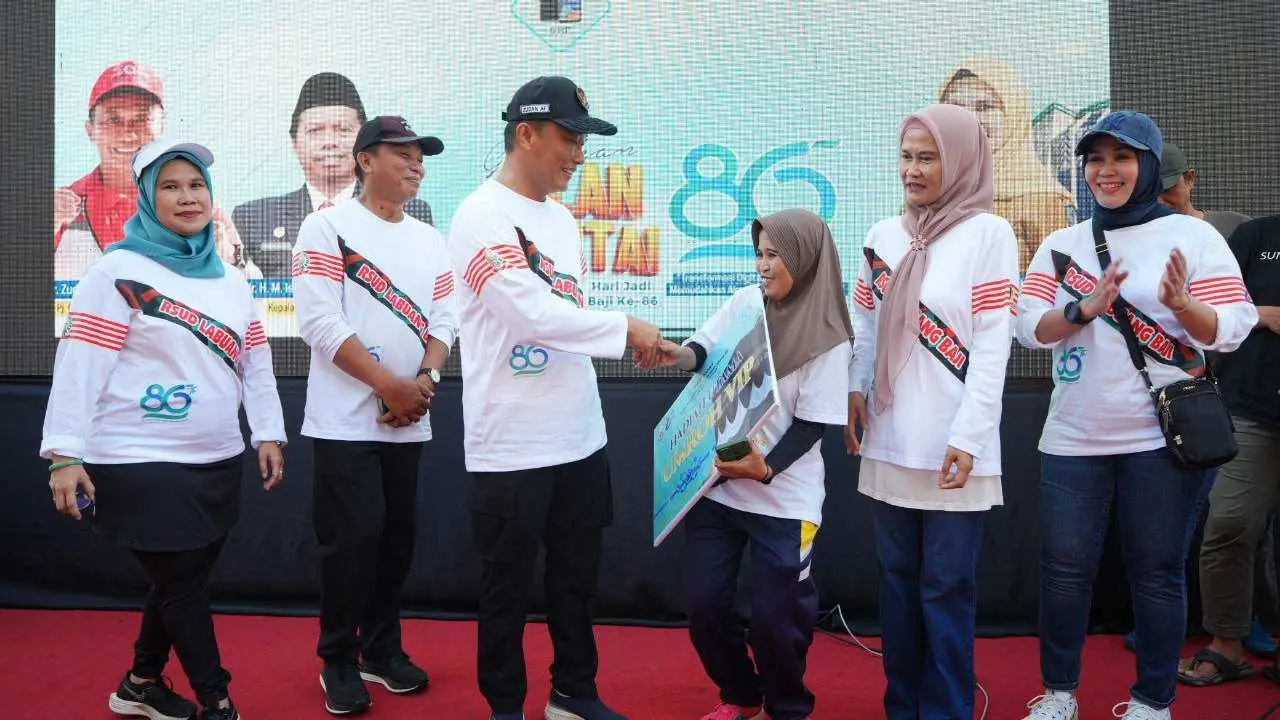 Jalan Santai Spesial HUT RSUD Labuang Baji, Pj Gubernur Prof Zudan: Layani Masyarakat dengan Semangat Terbaik