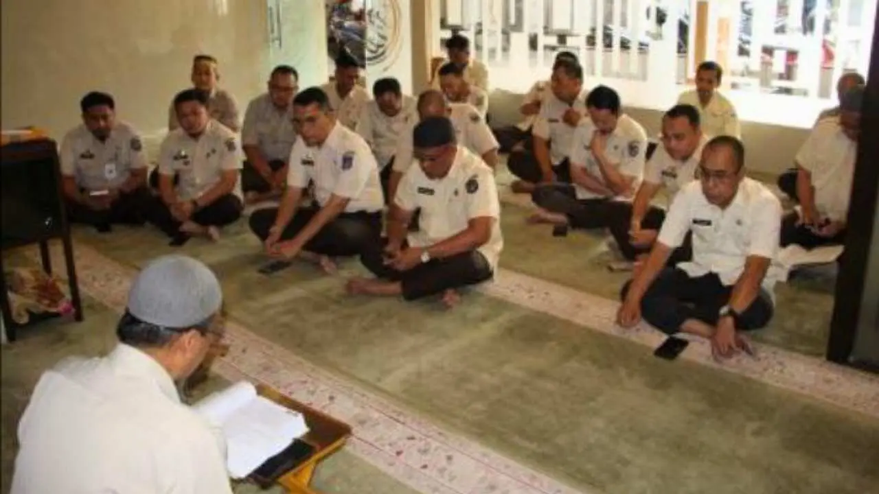 Sesuai Surat Edaran Pj Gubernur Sulsel, 25 UPT Bapenda Sulsel Gelar Doa & Ibadah Bersama