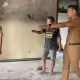 Mendengar Terjadi Musibah Kebakaran Rumah Warganya, Lurah Kanigoro Segera Menuju TKP