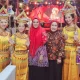 Dekranasda Ikut Sukseskan Festival Sulsel Menari, Dorong Kreatifitas Desainer Lokal Melalui Fashion Show