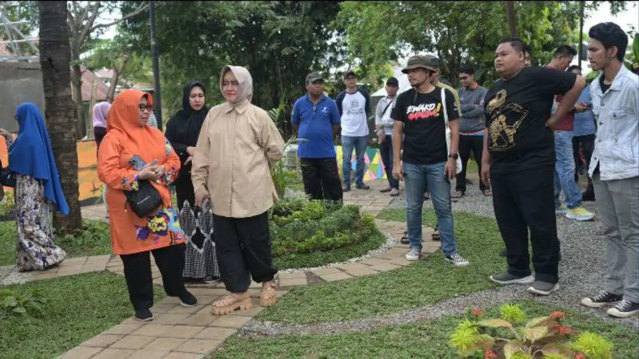 Matangkan Persiapan, Indira Yusuf Ismail Tinjau Lokasi Lomba Kelurahan Terpadu di Manggala Binaan Kesbangpol