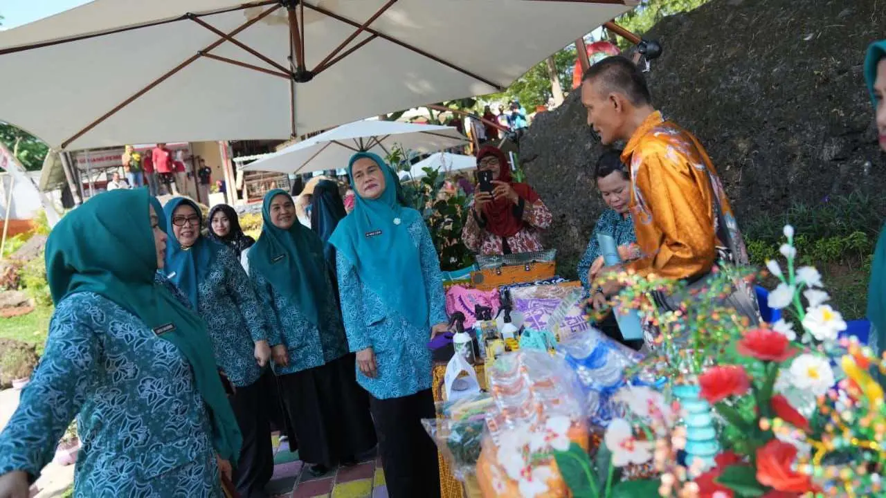 Pj Ketua TP PKK Ninuk Triyanti Zudan Apresiasi Inovasi Kelurahan Manggala