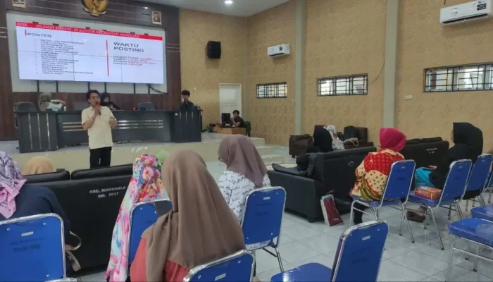Puluhan Anggota Komunitas Informasi Masyarakat Kelurahan Manggala Belajar Jadi Konten Kreator