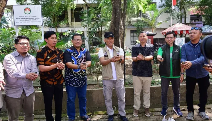 Inspiratif, Penjabat Gubernur Prof Zudan Lepas Liarkan 80 Burung ke Alam Bebas