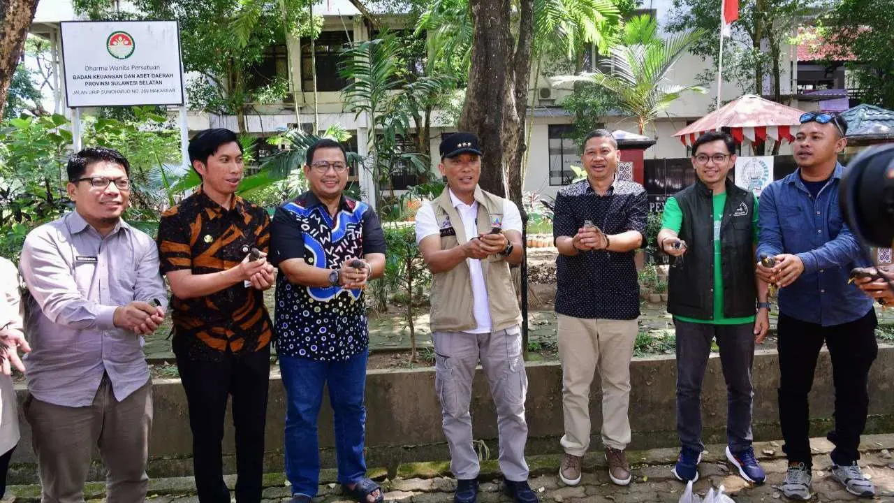 Inspiratif, Penjabat Gubernur Prof Zudan Lepas Liarkan 80 Burung ke Alam Bebas