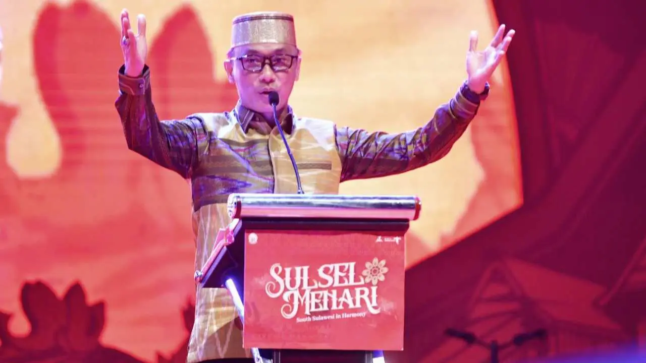 Pj Gubernur Prof Zudan Bersama Pj Ketua TP PKK Ninuk Tutup Festival Sulsel Menari 2024 2 Prof Zudan Arif