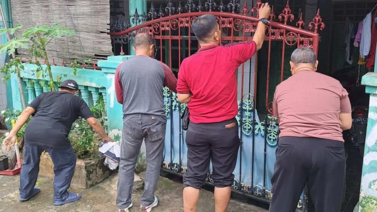 Kaban Kesbangpol Kerja Bakti di lokasi Binaan di Kecamatan Manggala, Makassar
