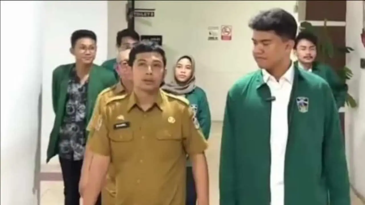 Kabag Humas & Protokol DPRD Makassar Perkenalkan Tugas dan Fungsi Anggota DPRD ke Mahasiswa KKLP