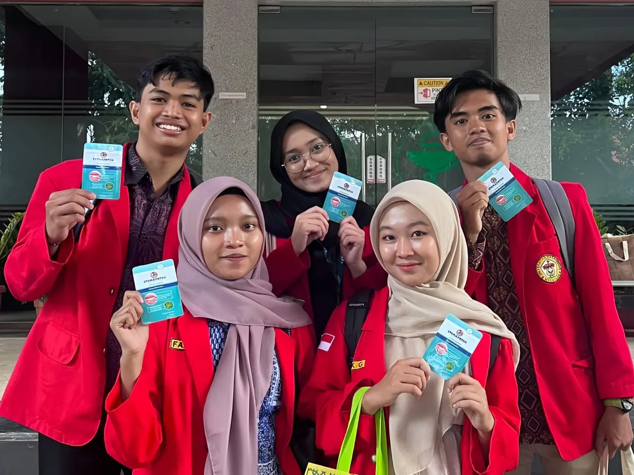 5 Mahasiswa Unhas Berhasil Ciptakan Obat Sariawan dari Ekstrak Jarak Cina