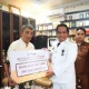 Pj Bupati Jeneponto Serahkan Bantuan Bagi Korban Terdampak Runtuhnya Menara Telekomunikasi Diskominfo