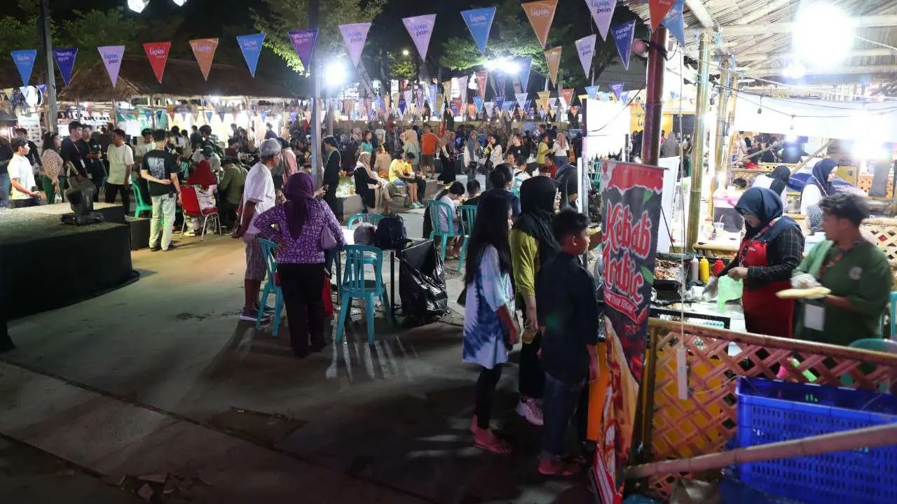 Pengunjung F8 Makassar Tembus 500 Ribu Orang, Transaksi QRIS Terbanyak Capai Rp4 Miliar 2 Pengunjung F8 Makassar Tembus 500 Ribu Orang, Transaksi QRIS Terbanyak Capai Rp4 Miliar