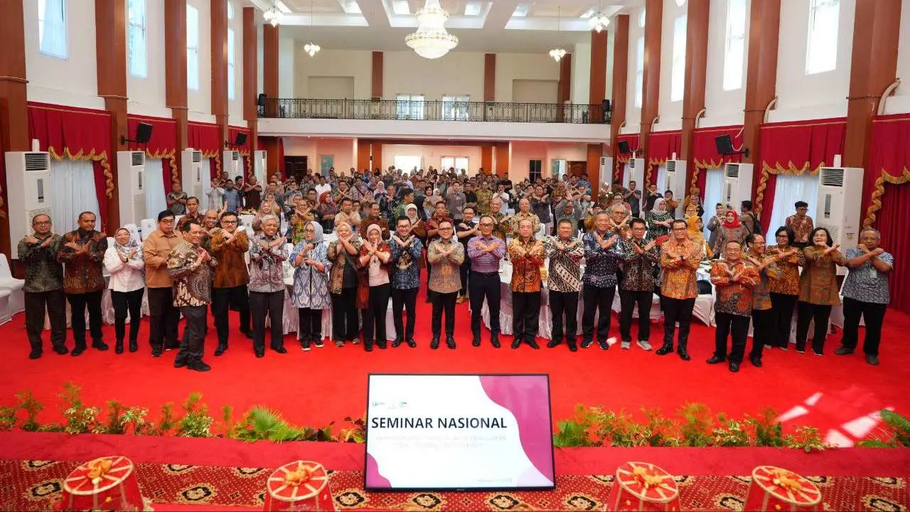 Seminar Nasional IKA PIMNAS di Makassar, Menpan RB Tegaskan Digitalisasi Reformasi Birokrasi Tidak Boleh Mundur 3 Seminar Nasional IKA PIMNAS di Makassar, Menpan RB Tegaskan Digitalisasi Reformasi Birokrasi Tidak Boleh Mundur