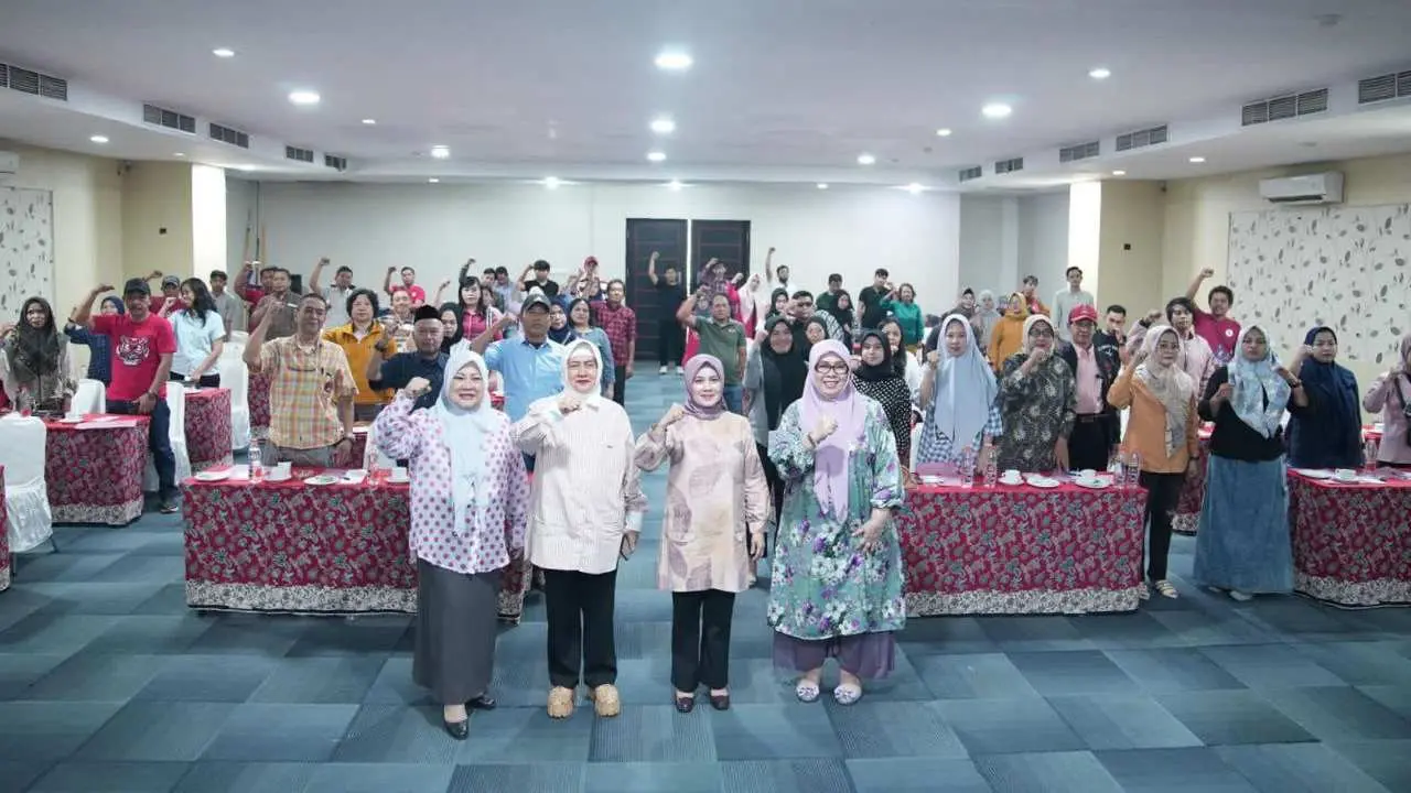 Indira Bersama Andi Suhada Sosialisasikan Perda Pengarusutamaan Gender ke Masyarakat 3 Indira Bersama Andi Suhada Sosialisasikan Perda Pengarusutamaan Gender ke Masyarakat
