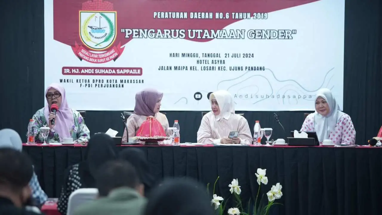 Indira Bersama Andi Suhada Sosialisasikan Perda Pengarusutamaan Gender ke Masyarakat 2 Indira Bersama Andi Suhada Sosialisasikan Perda Pengarusutamaan Gender ke Masyarakat