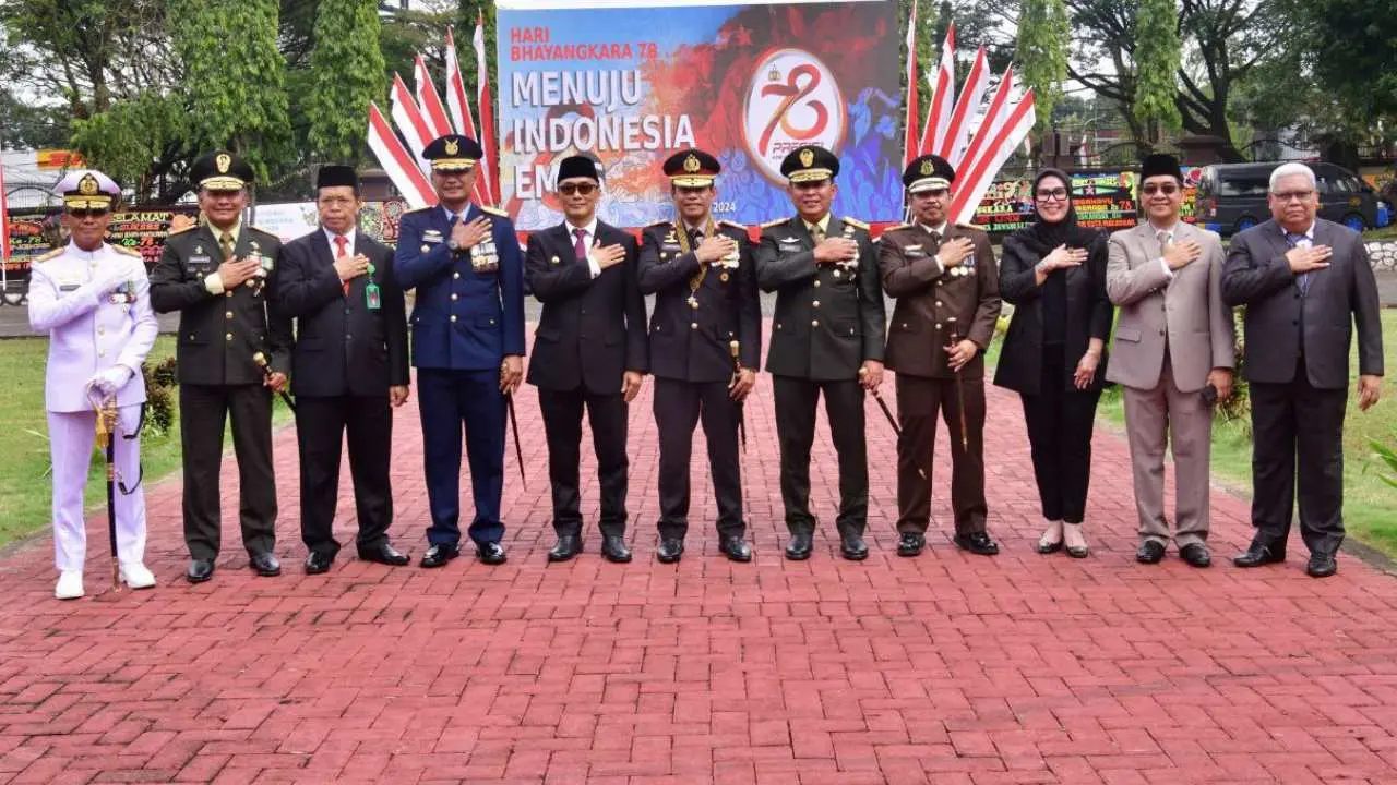 HUT Bhayangkara Ke-78, Pj Gubernur Prof Zudan Apresiasi Polri Berperan Aktif dalam Pembangunan Daerah 3 HUT Bhayangkara Ke-78, Pj Gubernur Prof Zudan Apresiasi Polri Berperan Aktif dalam Pembangunan Daerah