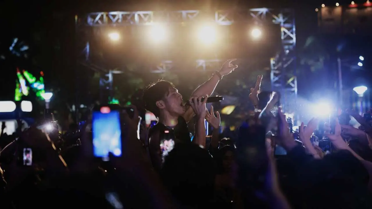 Makassar F8 Berakhir Spektakuler dengan Konser Enerjik Nidji