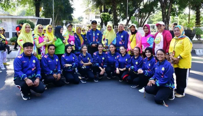 Pj Gubernur Sulsel dan Kadispora Lepas Atlet Senam Kreasi Bertanding di Kejuaraan Ibu Negara