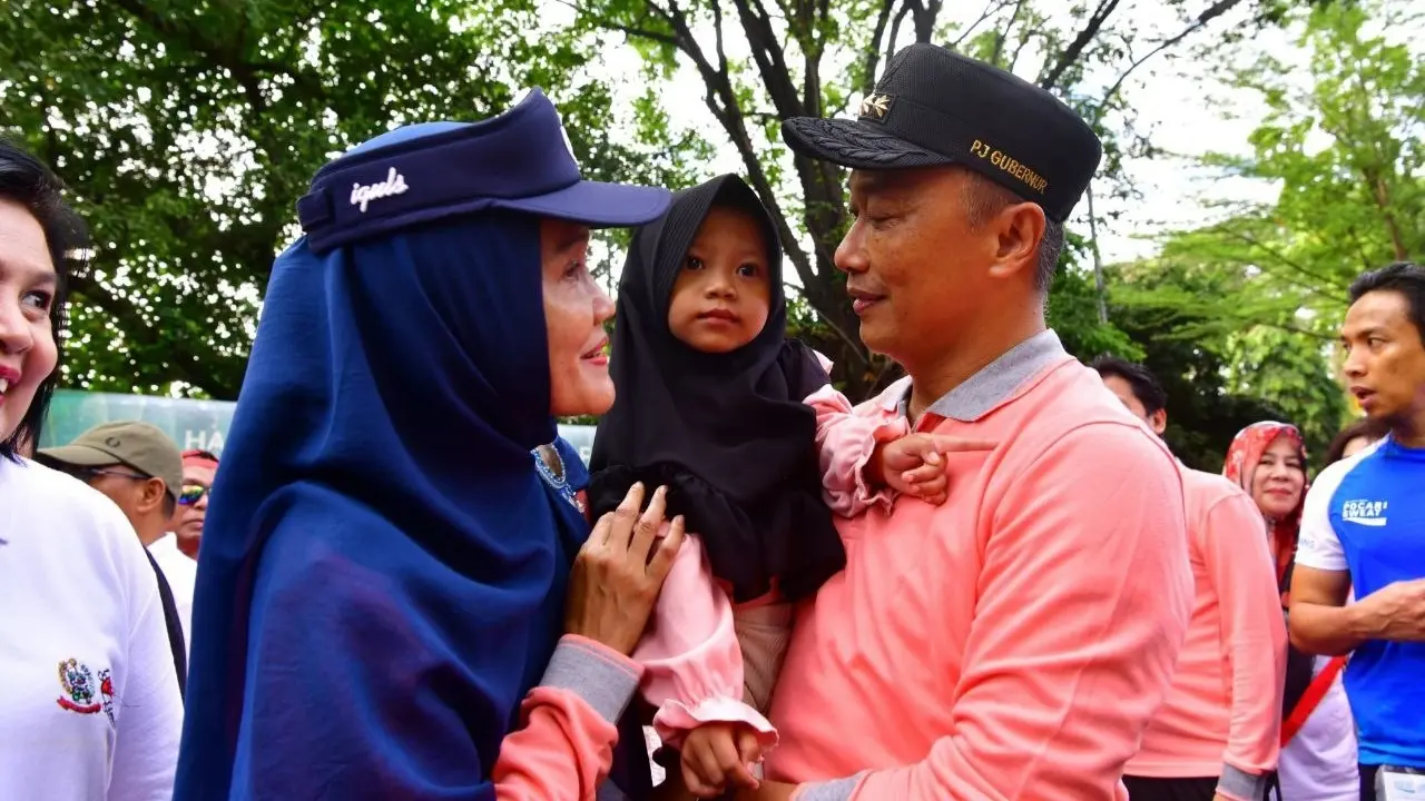 Pj Ketua TP PKK bersama Pj Gubernur Sulsel, Hadiri Pemeriksaan Tumbuh Kembang Anak Secara Gratis di CFD Sudirman 2 Pj Ketua TP PKK bersama Pj Gubernur Sulsel, Hadiri Pemeriksaan Tumbuh Kembang Anak Secara Gratis di CFD Sudirman