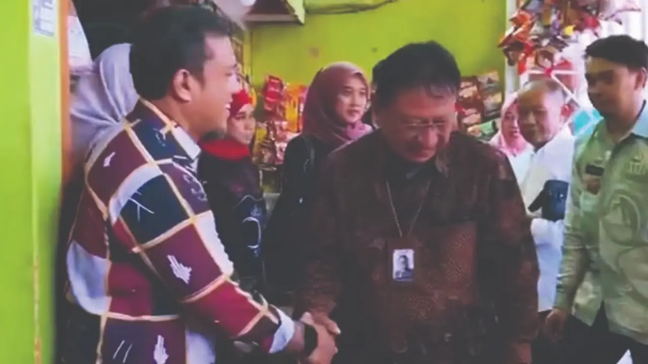 KadiskopUKM Kota Makassar Sambut Tim Verifikator Lomba Kampung KB Tingkat Nasional