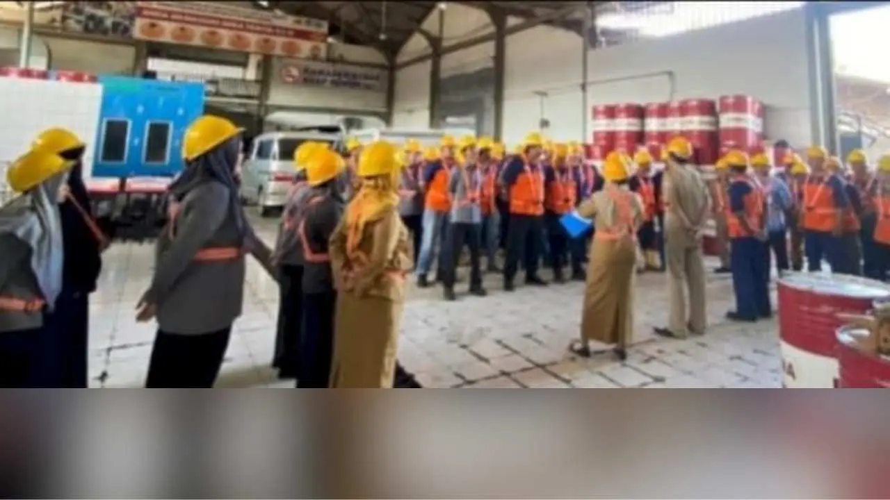 Kadis PU Makassar Tekankan Jajarannya Utamakan Keselamatan Kerja 2 Kadis PU Makassar, Tekankan Jajarannya Utamakan Keselamatan Kerja