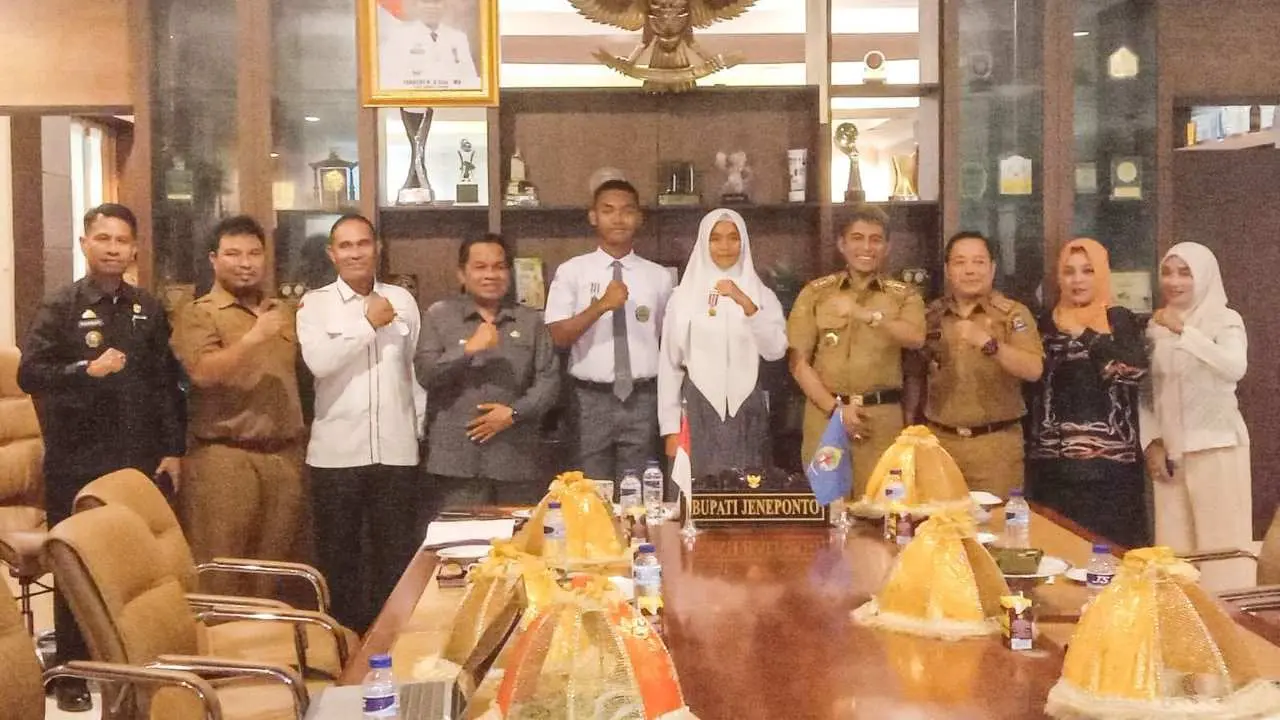 Dua Paskibra Perwakilan Jeneponto ke Tingkat Sulsel Dilepas Pj Bupati Jeneponto, Begini Pesannya
