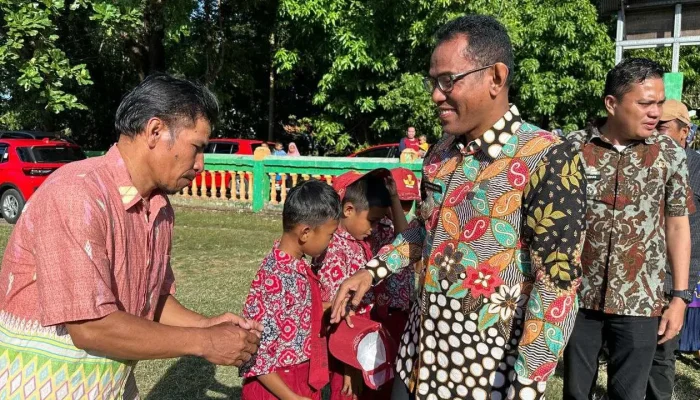 Bupati Takalar Bersama Bunda PAUD Monev Pelaksanaan MPLS di SD Lakatong Pulau