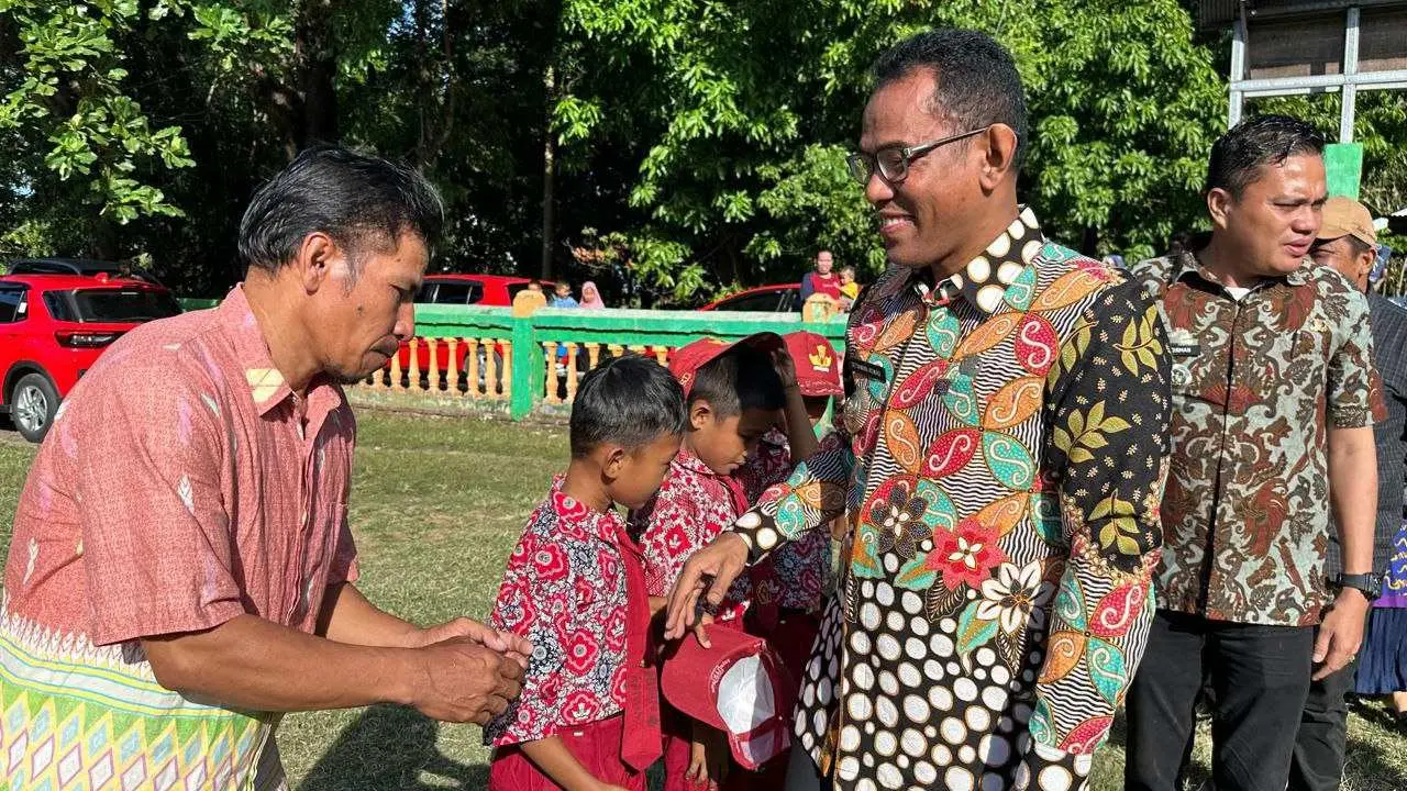 Bupati Takalar Bersama Bunda PAUD Monev Pelaksanaan MPLS di SD Lakatong Pulau