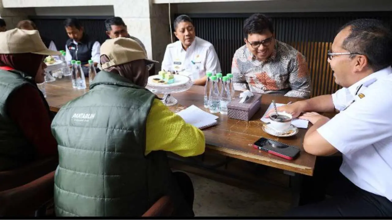 Wali Kota Danny Didampingi Kaban Kesbangpol Makassar Lakukan Proses Coklit