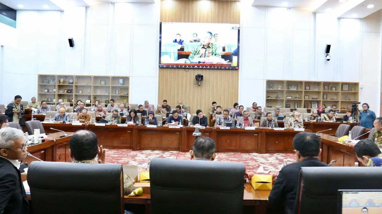 PLN Ajukan 3 Triliun PMN 2025 Untuk Bangun Kelistrikan Daerah Terpencil 2 PLN Ajukan 3 Triliun PMN 2025 Untuk Bangun Kelistrikan Daerah Terpencil