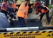 Satgas Jalan dan Jembatan Dinas PU Makassar Lakukan Rehabilitasi Jalan BTP