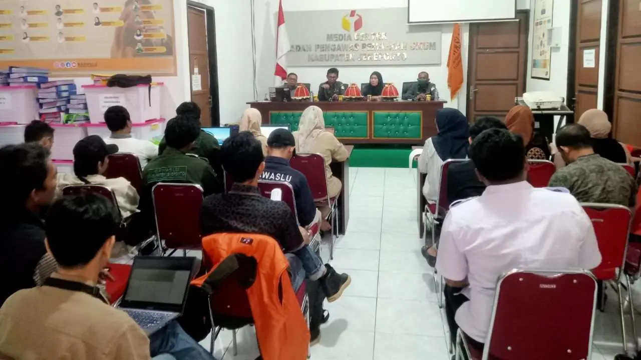 Pekan Terakhir Coklit, Bawaslu Jeneponto Rapat Evaluasi Pengawasan Hasil Coklit