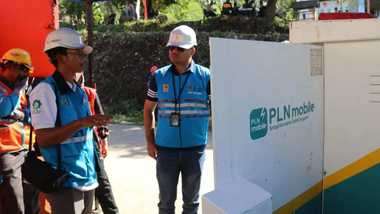 PLN Sukses Hadirkan Listrik Tanpa Kedip saat Kunker Presiden Jokowi ke Sulawesi Selatan 2 PLN Sukses Hadirkan Listrik Tanpa Kedip saat Kunker Presiden Jokowi ke Sulawesi Selatan