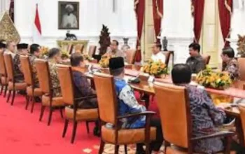 Rapat Konsultasi dengan Pimpinan MPR RI, Presiden Jokowi Tegaskan Pentingnya Bangun Sinergi Nasional 4 Rapat Konsultasi dengan Pimpinan MPR RI, Presiden Jokowi Tegaskan Pentingnya Bangun Sinergi Nasional