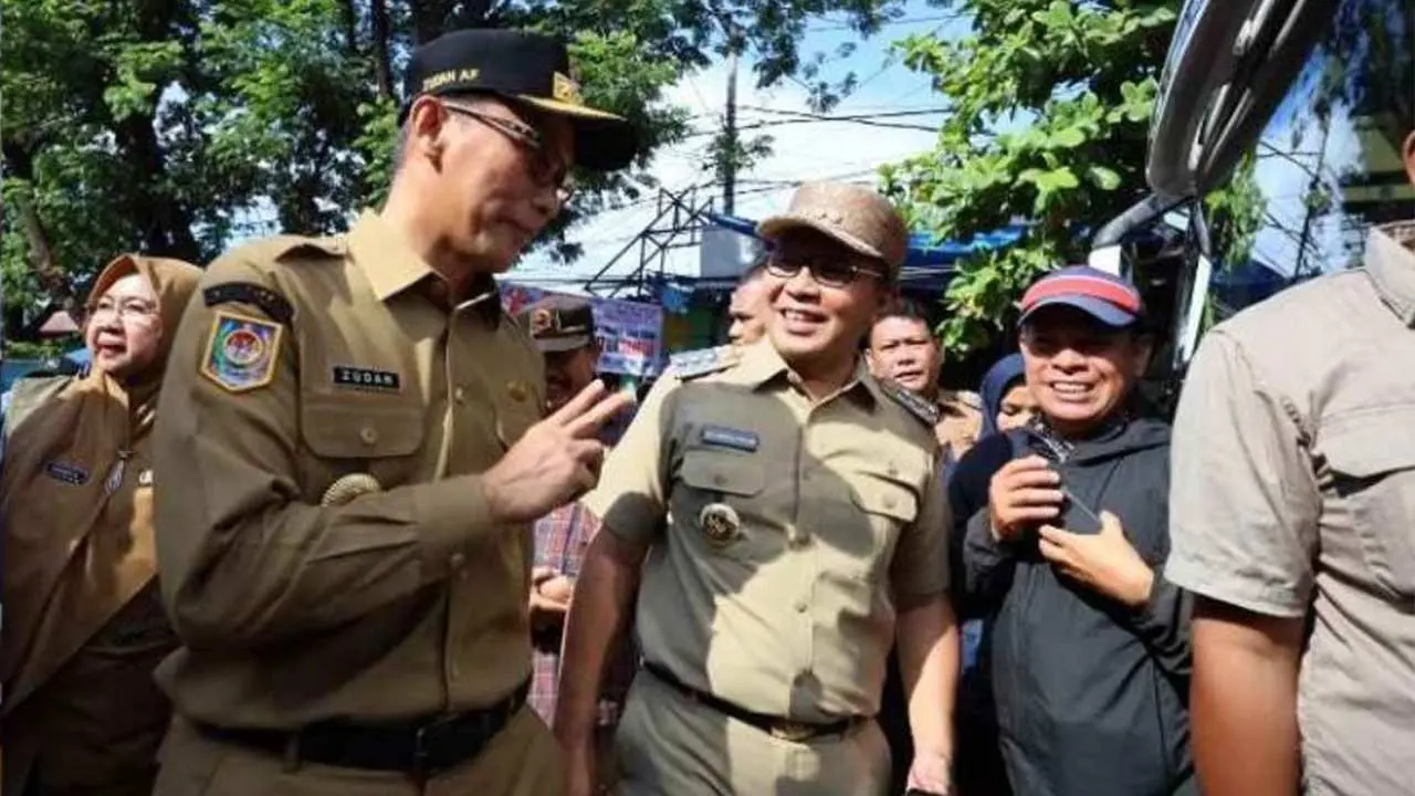 Camat Emil Dampingi Wali Kota dan Pj. Gubernur Sulsel Tinjau Harga Bahan Pokok Jelang Iduladha