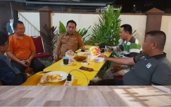 Kepala BPM ikut nonton Bareng di Sekertariat FKPM Manggala 4 Kepala BPM ikut nonton Bareng di Sekertariat FKPM Manggala
